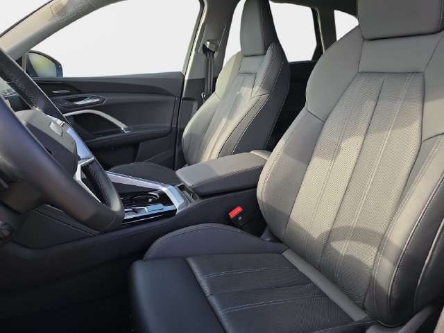 Certified 2025 Audi Q5 Premium Plus w/ Premium Plus AWD/4WD image 18