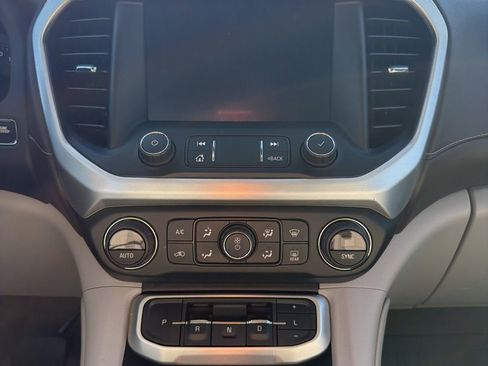 Used 2020 GMC Acadia SLT w/ LPO, Floor Liner Package image 10