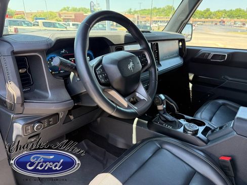 Used 2025 Ford Bronco Badlands AWD/4WD image 9