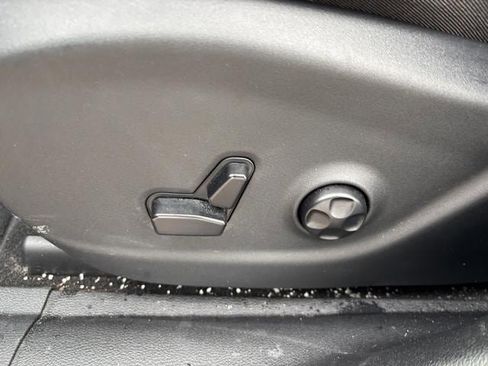 Used 2020 Jeep Cherokee Latitude Plus image 19