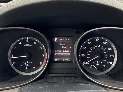 Used 2017 Hyundai Santa Fe SE w/ Cargo Package image 8