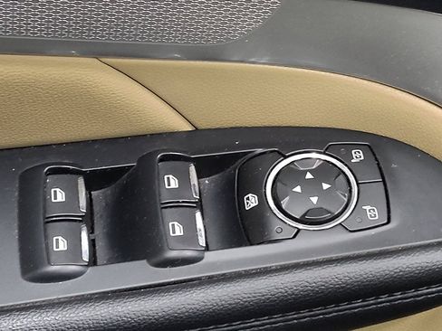 Used 2016 Ford Explorer XLT FWD image 27