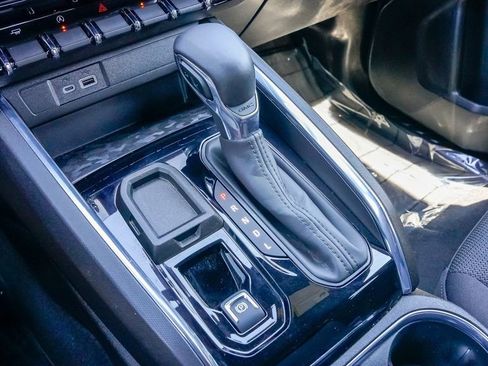 Used 2024 GMC Canyon Elevation w/ Trailering Package image 29