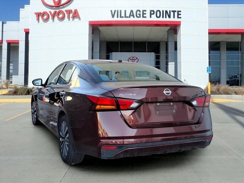 Used 2024 Nissan Altima 2.5 SV image 5