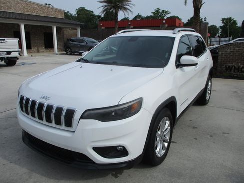Used 2020 Jeep Cherokee Latitude Plus FWD image 29