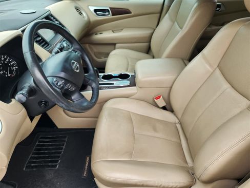 Used 2017 Nissan Pathfinder Platinum w/ Cargo Package image 13