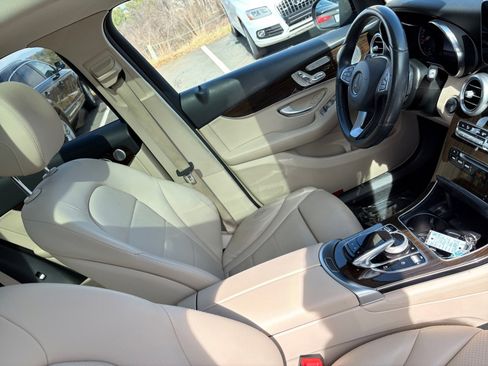 Used 2016 Mercedes-Benz GLC 300 4MATIC image 36