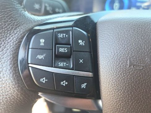 Certified 2023 Ford Explorer King Ranch w/ Technology Package AWD/4WD image 19