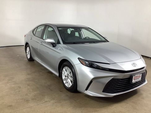 Used 2025 Toyota Camry LE FWD image 3