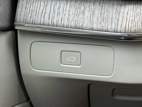 Certified 2023 Volvo XC90 B6 Plus AWD/4WD image 32