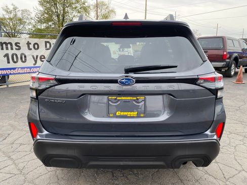Used 2025 Subaru Forester Premium AWD/4WD image 3