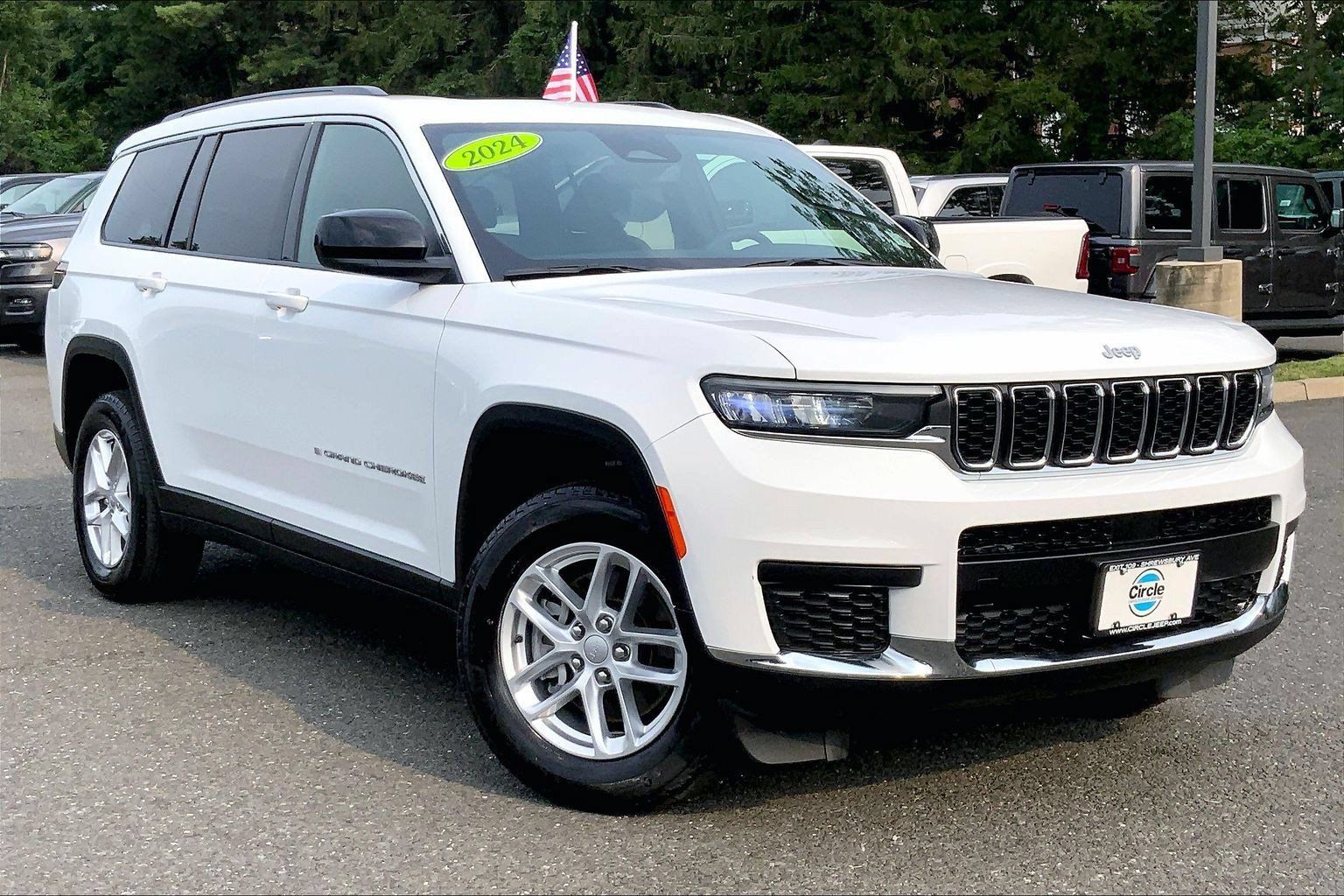 Certified 2024 Jeep Grand Cherokee L Laredo AWD/4WD image 1