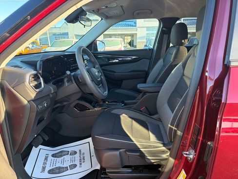 Used 2025 Chevrolet TrailBlazer LT image 9