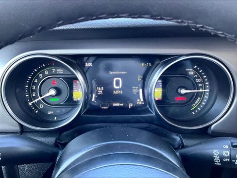 Used 2023 Jeep Wrangler Unlimited w/ Cold Weather Group image 25