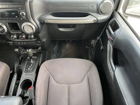 Used 2013 Jeep Wrangler Unlimited Sport AWD/4WD image 15