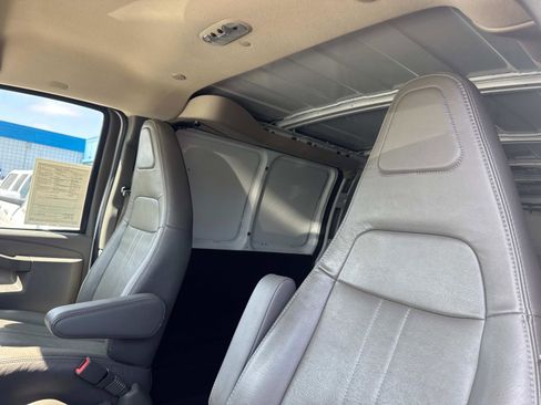 Used 2023 GMC Savana 2500 Extended w/ Driver Convenience Package image 17