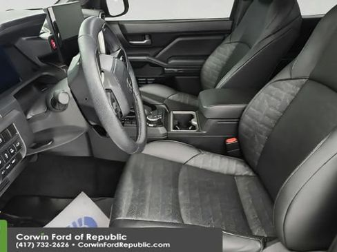 Used 2024 Toyota Tacoma TRD Sport w/ TRD Sport Premium Package AWD/4WD image 10
