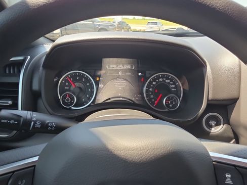 New 2026 RAM 1500 Express AWD/4WD image 23