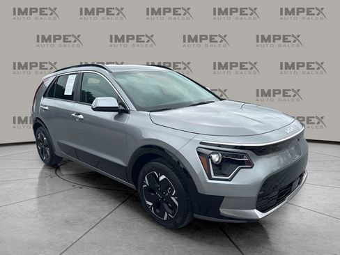 Used 2025 Kia Niro Wind w/ Wind Preserve Package FWD image 7