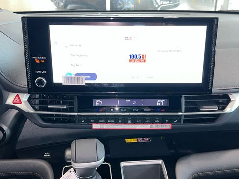 New 2026 Toyota Sienna Platinum AWD/4WD image 27