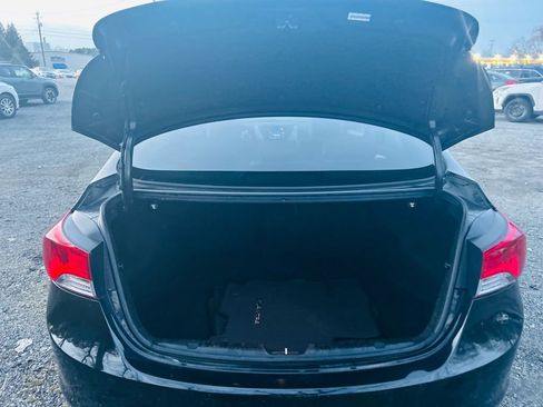 Used 2013 Hyundai Elantra GLS w/ Preferred Pkg image 4