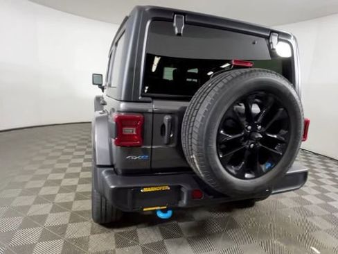 Used 2023 Jeep Wrangler Unlimited Sahara w/ Cold Weather Group AWD/4WD image 6