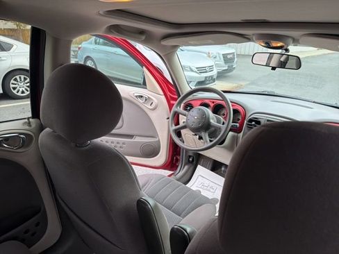 Used 2005 Chrysler PT Cruiser Touring w/ Moonroof Group FWD image 29