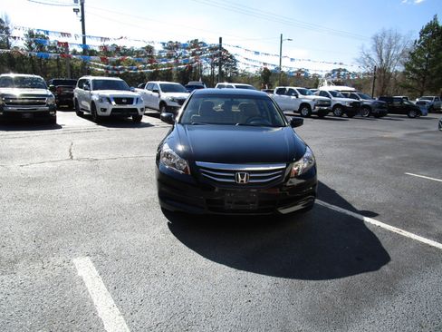 Used 2011 Honda Accord LX-P image 2