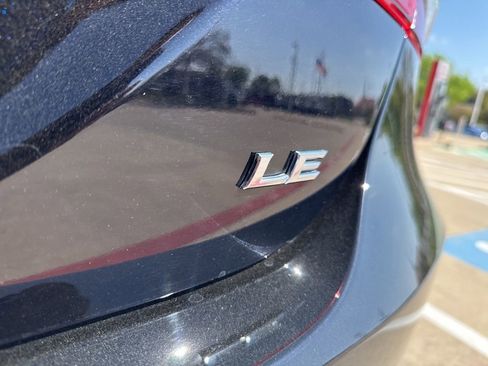 Used 2023 Toyota Camry LE image 5