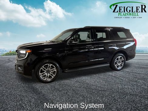 Used 2025 Ford Expedition Active AWD/4WD image 2