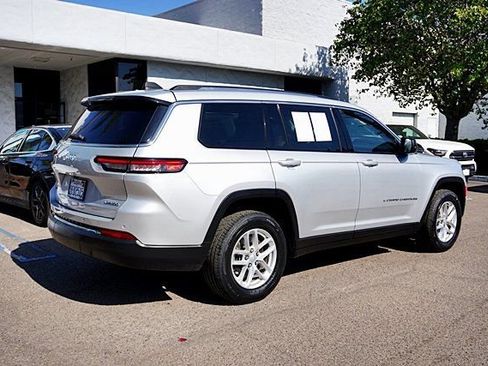 Used 2023 Jeep Grand Cherokee L Laredo RWD image 8