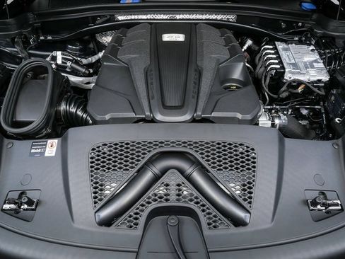 New 2026 Porsche Macan GTS image 34