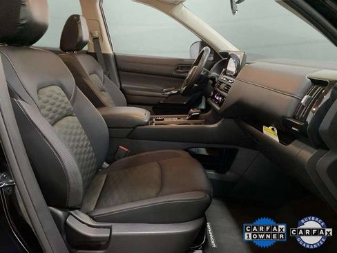 Used 2024 Nissan Pathfinder S image 24