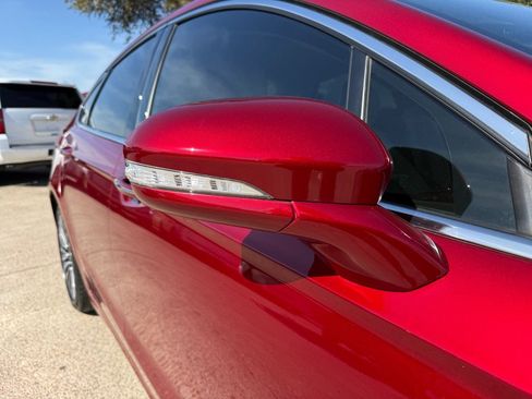Used 2018 Ford Fusion Energi Platinum FWD image 11