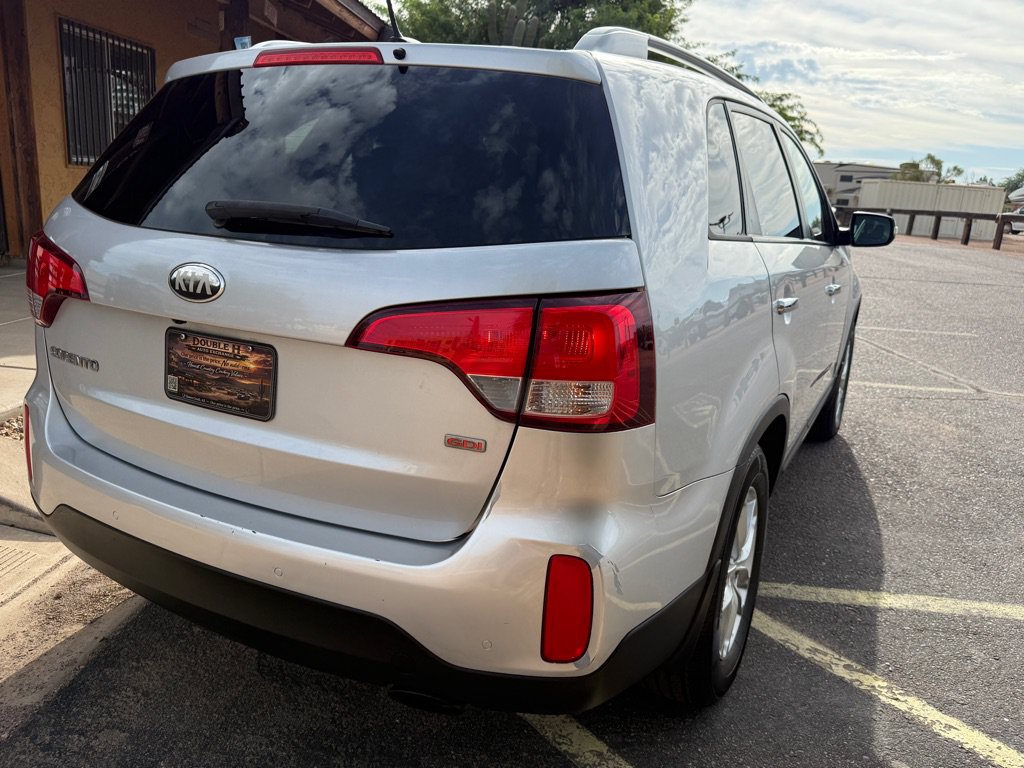 Used 2014 Kia Sorento LX FWD image 7