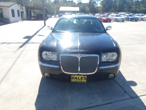 Used 2006 Chrysler 300 C w/ Protection Group II image 3