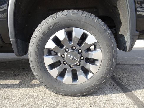 Used 2021 Chevrolet Silverado 2500 LTZ w/ Carhartt Edition image 28