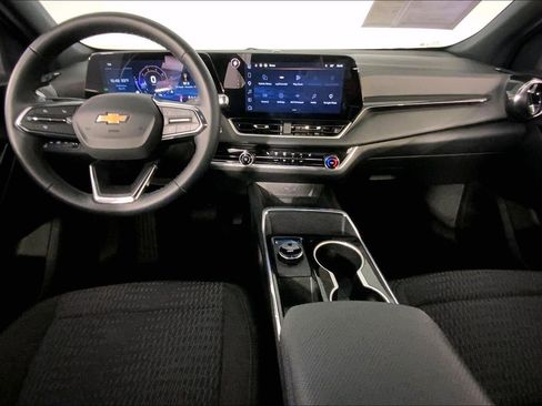 Used 2026 Chevrolet Equinox LT AWD/4WD image 17