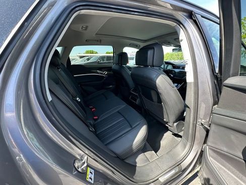 Used 2021 Audi e-tron Premium w/ Convenience Plus Package AWD/4WD image 17