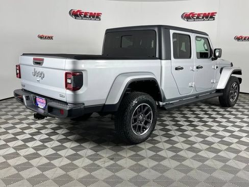 Used 2022 Jeep Gladiator Overland w/ Popular Equipment Package AWD/4WD image 3
