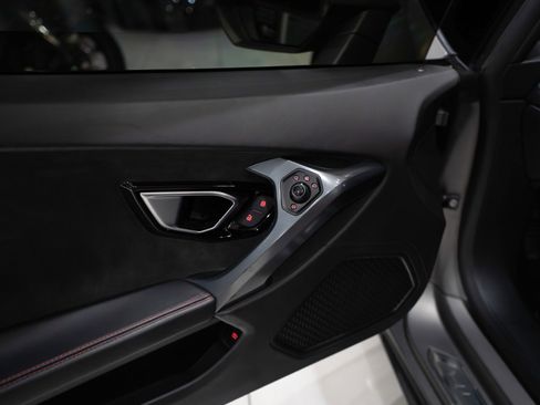 Used 2015 Lamborghini Huracan LP 610-4 AWD/4WD image 6