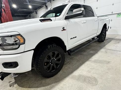 Used 2022 RAM 2500 Big Horn w/ Night Edition AWD/4WD image 5