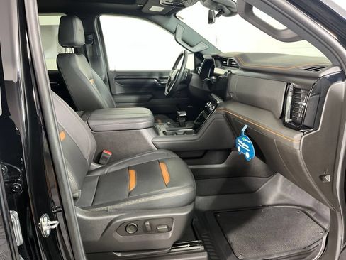Certified 2024 GMC Sierra 1500 AT4 w/ Technology Package AWD/4WD image 7