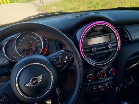 Used 2015 MINI Cooper 2-Door Hardtop image 11