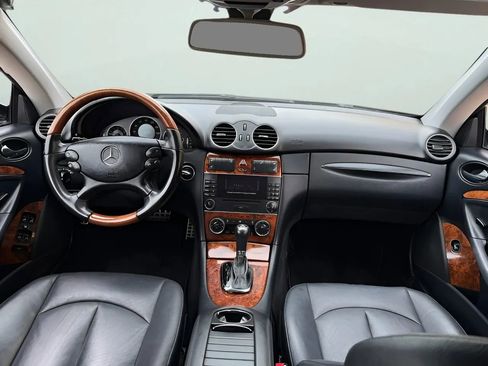 Used 2009 Mercedes-Benz CLK 350 Coupe image 23