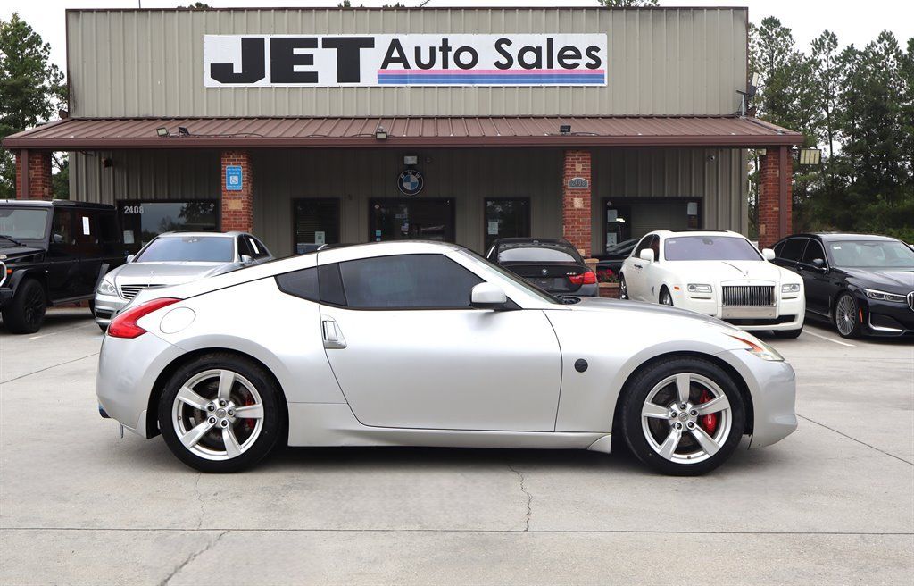 Used 2012 Nissan 370Z Coupe RWD image 8