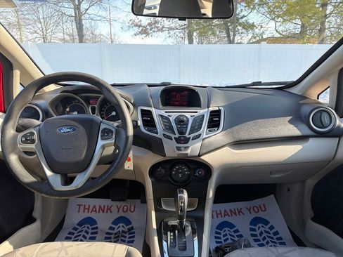 Used 2013 Ford Fiesta SE image 24