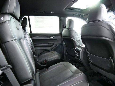 New 2025 Jeep Grand Cherokee L Altitude AWD/4WD image 21