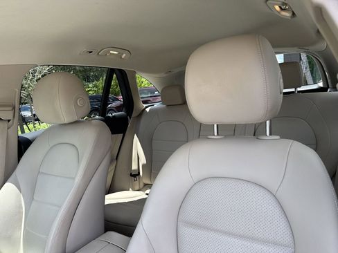 Used 2021 Mercedes-Benz GLC 300 image 42