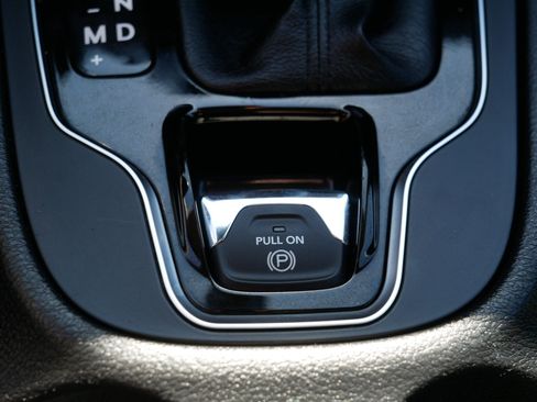 Used 2020 Jeep Cherokee Limited AWD/4WD image 33